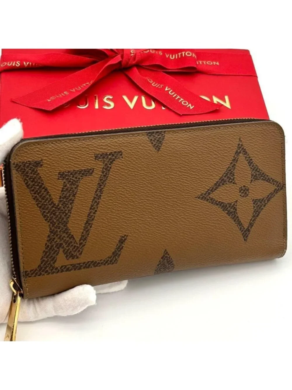 Louis Vuitton Monogram Giant Zippy Wallet